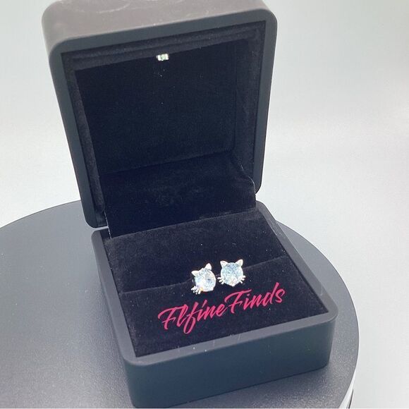 💎🐈Sterling Silver CZ Diamond Stud Cat Earrings🐈💎 - Picture 16 of 17